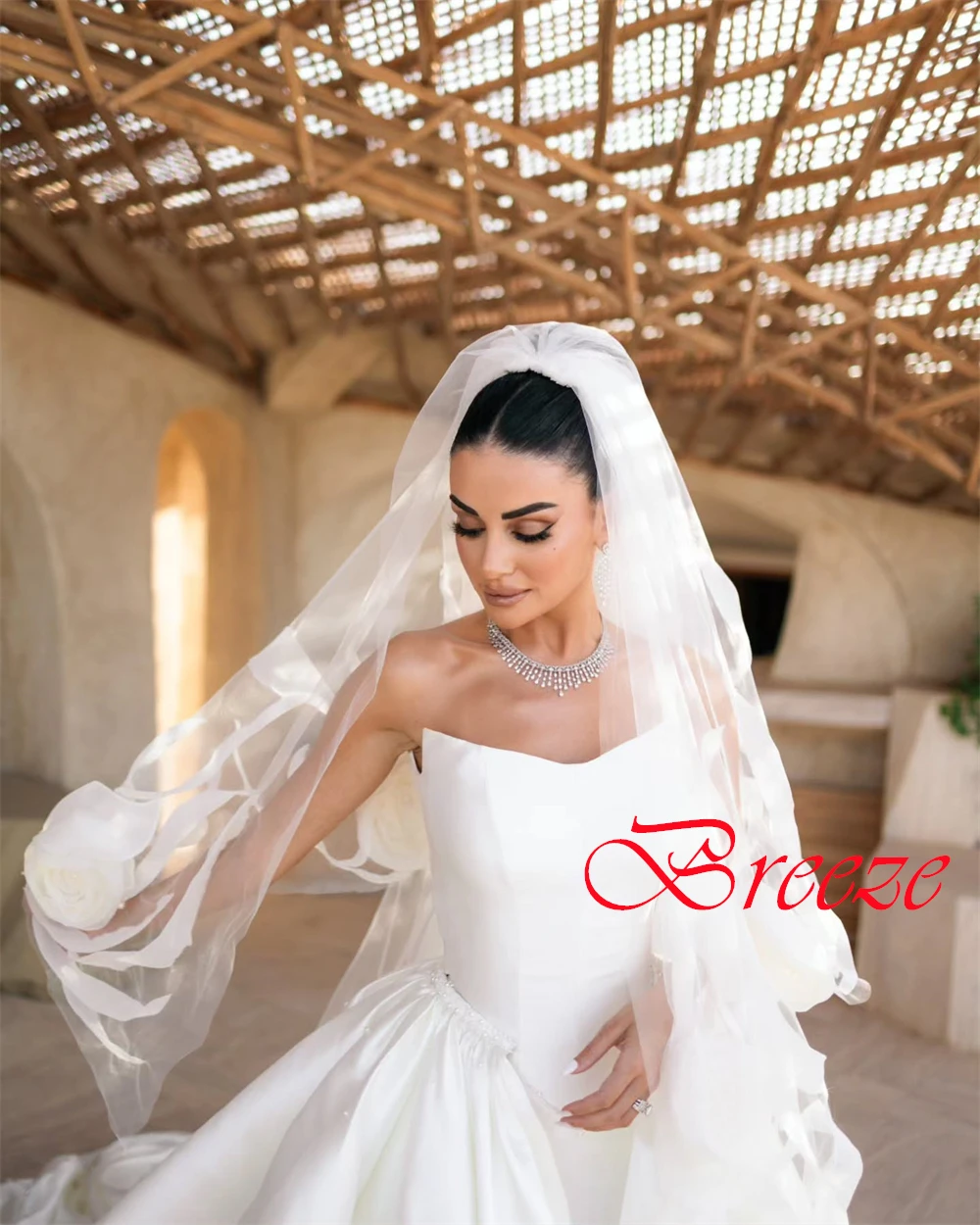 ที่กําหนดเองคุณภาพสูงสีขาวซาตินชุดแต่งงานอารมณ์ Strapless Ruched ชุดเจ้าสาวไข่มุกเปิดกลับชุดนางเงือก