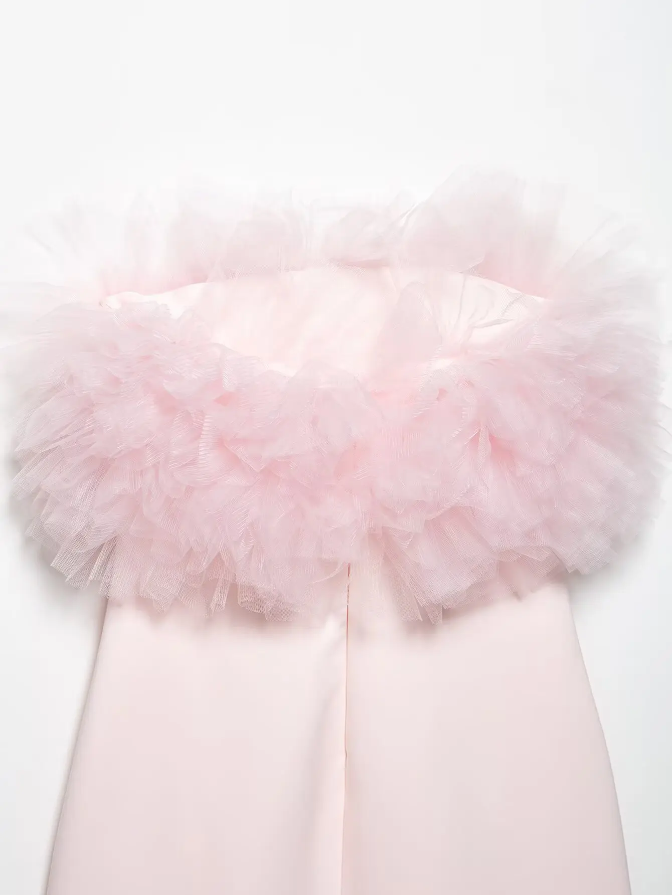 PB&ZA mouwloze mini-jurk voor dames met volumeachtig tule-schouderdetail voor de zomer voor een meisjesachtige en modieuze look