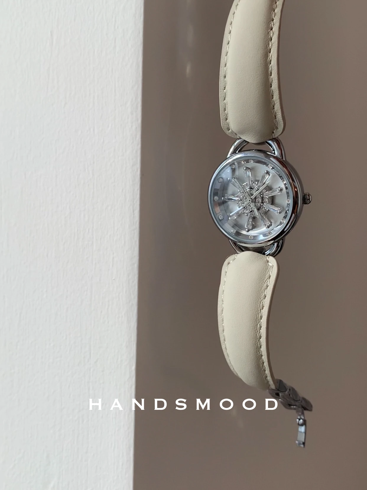 Orologio da donna elegante, lussuoso braccialetto in pelle con zirconi a forma di fiocco di neve, orologio al quarzo da donna alla moda, regali per le donne