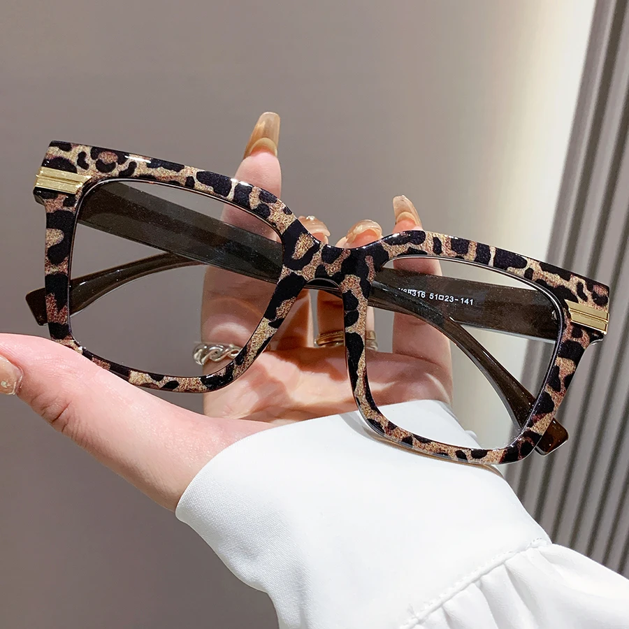 1 Stück Damen-Brille, schlicht, neu, hochwertig, exquisit, quadratischer Rahmen, Metallzubehör, Nischendesign, vielseitig einsetzbar für den täglichen Gebrauch zu Hause,