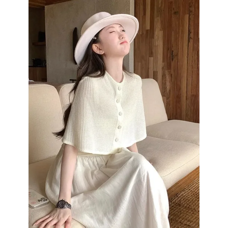 

Women's Summer Travel Wear with Cloak and Blouse for Layering