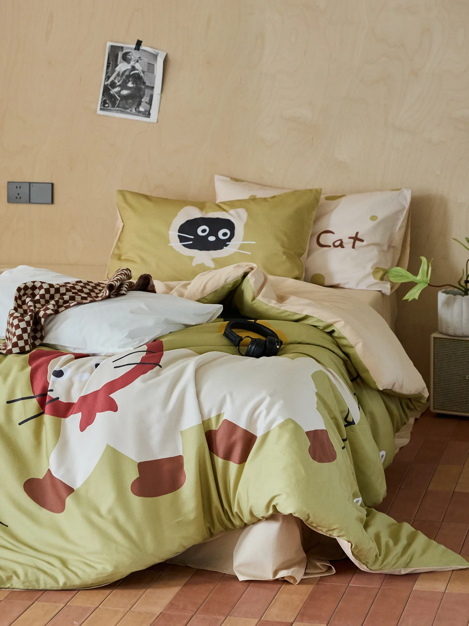 

Cotton pure cotton bed four-piece set, cartoon style print bed sheet quilt cover