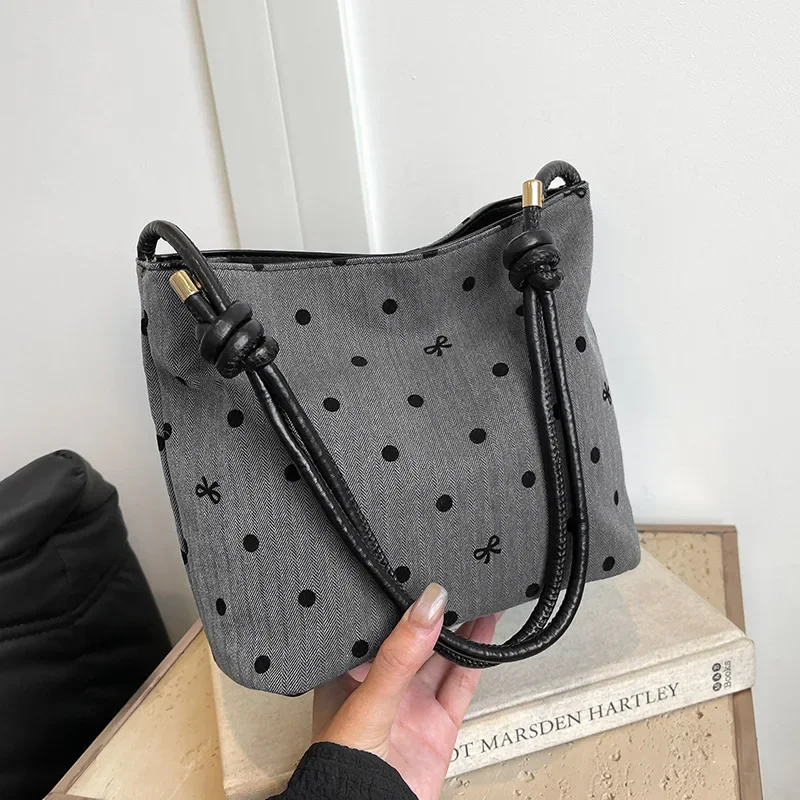 

2024 Hot Seller New Style Single Shoulder Underarm Bag Fashion Tote Bag Casual Aesthetic Style Small Bag Ladies