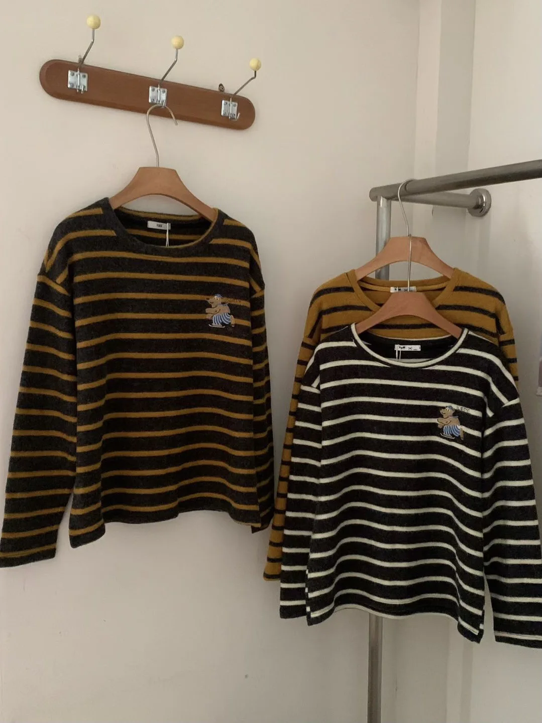 

Корейская футболка Sle Fce на подкладке Thiened, свободная базовая футболка с принтом собаки для скейтборда, полосатый узор для женщин