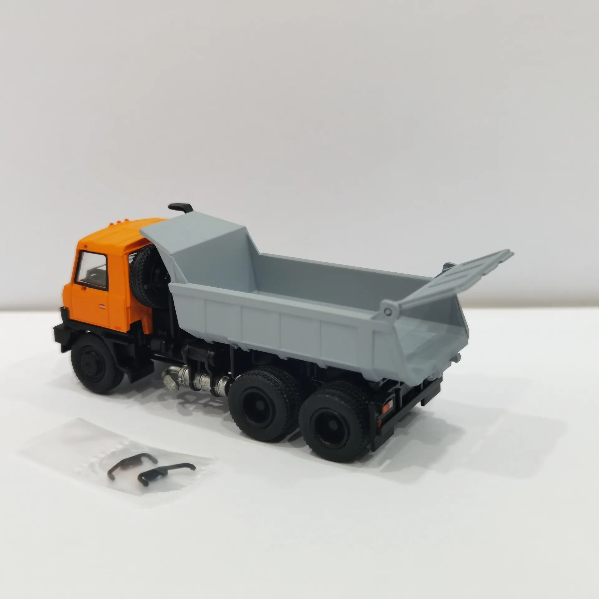 Diecast BREKINA HO 1/87 Schaal Tatra 815 Kipper Te Drag Dump Truck Plastic Auto Model Collectible Toy Gift Souvenir Display