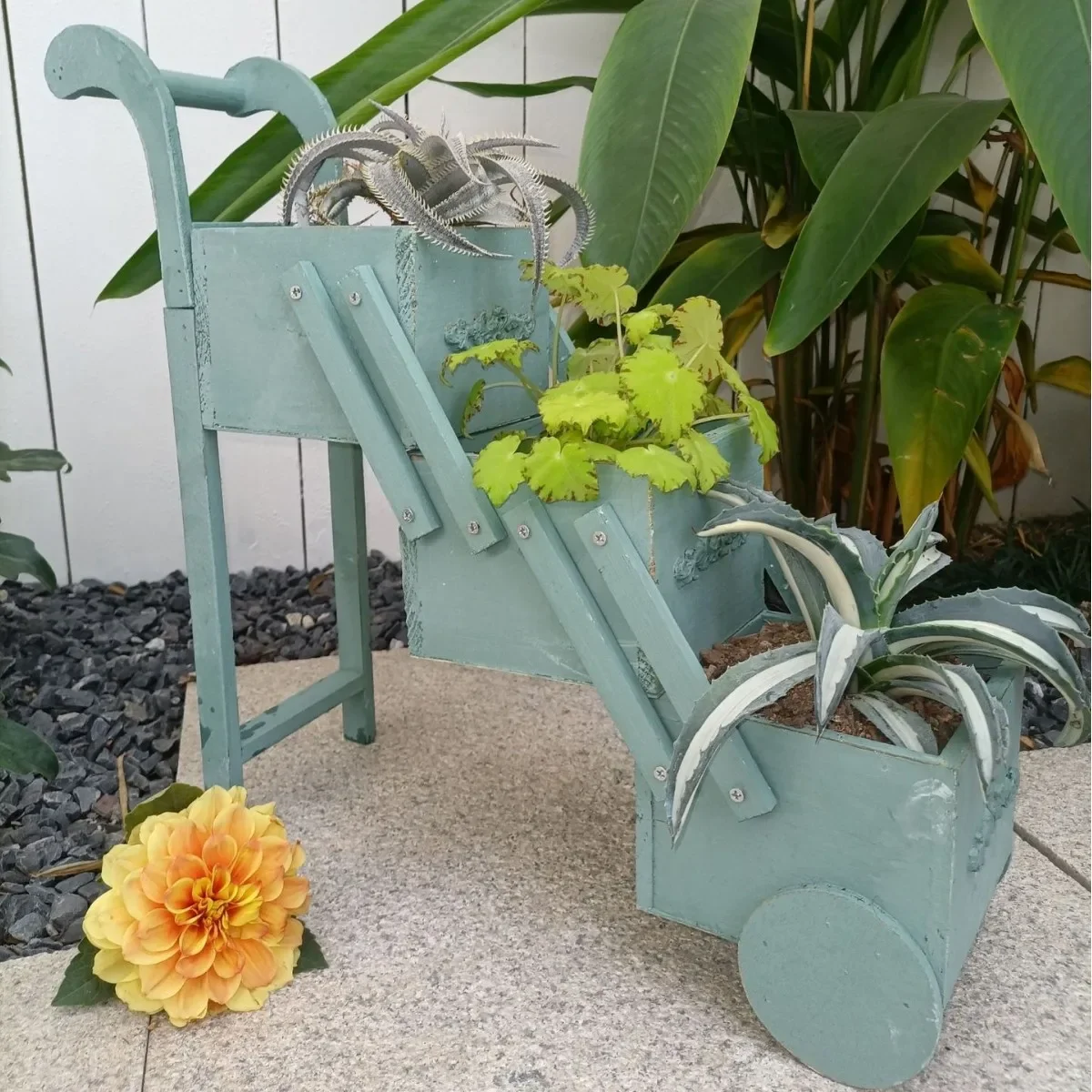 Foreign trade Amazon explosion villa courtyard solid wood cart three-plate flower stand homestay balcony wooden bonsai shelf