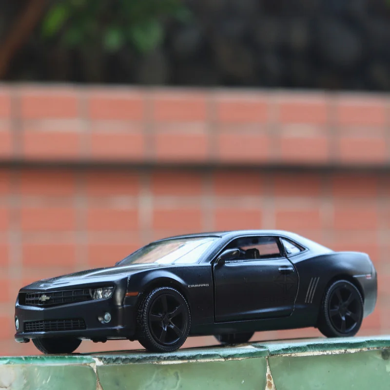 1/36 Chevrolet Camaro Alloy Diecast Car Model Toy 2 Doors Opened Pull Back Cars Birthday Gifts For Children Adult Collections