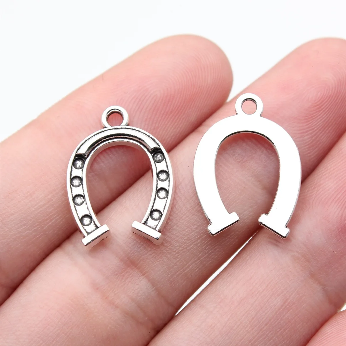 20pcs 20x14mm Antique Silver Color Western Cowboy Style Horseshoe Charms Pendant DIY Jewelry Findings
