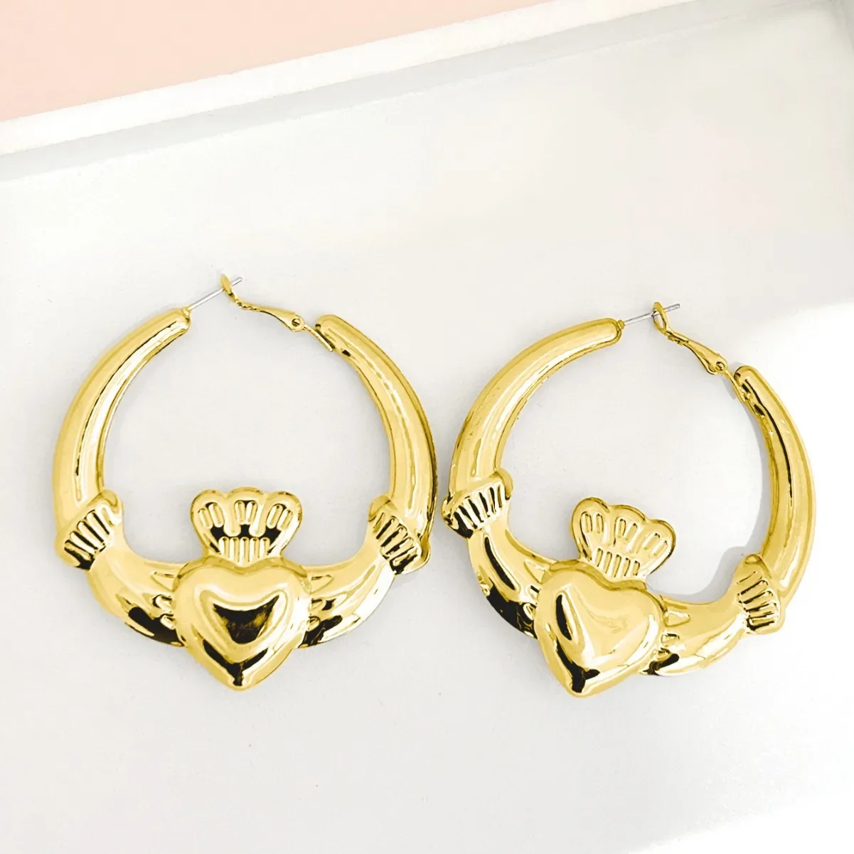 Claddagh Earrings for Women Chunky Ireland Strong Heart Hoop Earings Valentine Day Gift Cute Statement Jewelry Orecchini Donna