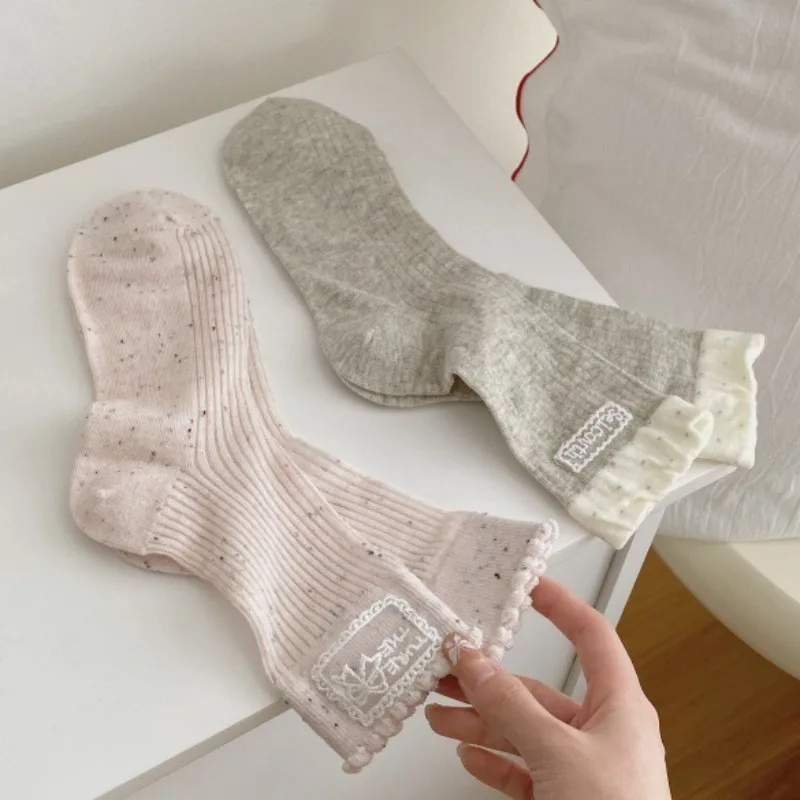 Damen-Rüschen-Crew-Socken, weiche, atmungsaktive Baumwollsocken in mittlerer Wadenlänge, ästhetische Socken für den täglichen Gebrauch, Schule, Freizeitoutfit, Geschenk für Mädchen