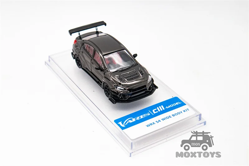سيارة موديل CM 1:64 Varis WideBody 2.0 Chome باللون الأسود