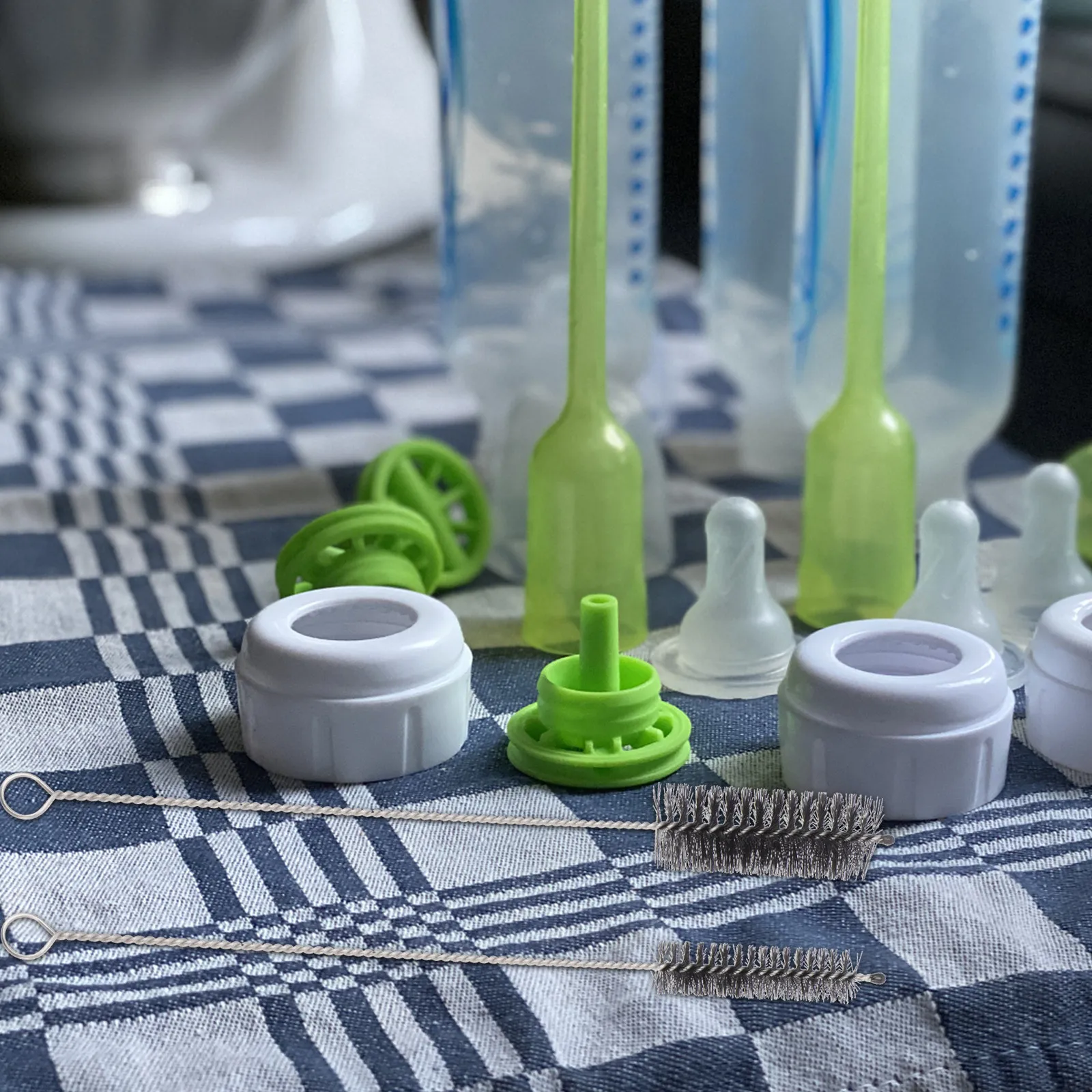 

Набор для замены деталей тату-машинки, 405 шт.: резиновые кольца, подушечки для игл, щетка для чистки игл, предотвращающая разлетание игл, зеленый цвет