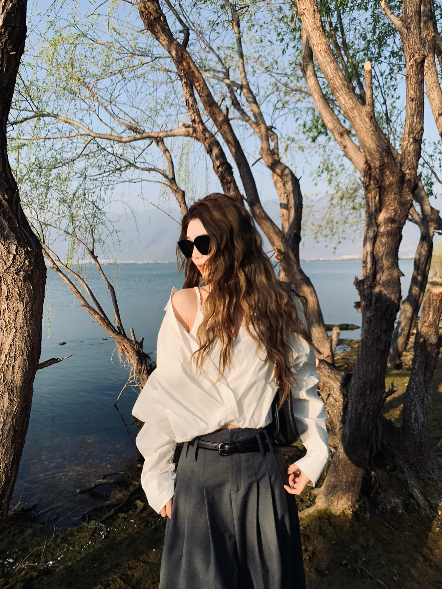 

Женская модная повседневная хлопковая блузка свободного кроя с длинным рукавом, имитация двухслойности, с кружевным трикотажным верхом и умным дизайном.