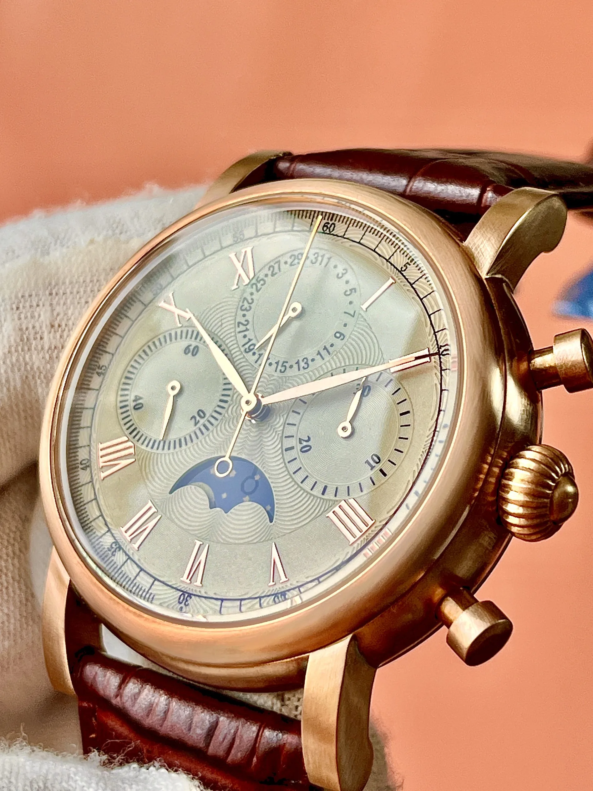 

Exclusive Bronze Chronograph Moon Phase Multifunctional Retro Ivory Seagull ST1908 Movement Retro Fashion Men's Watch
