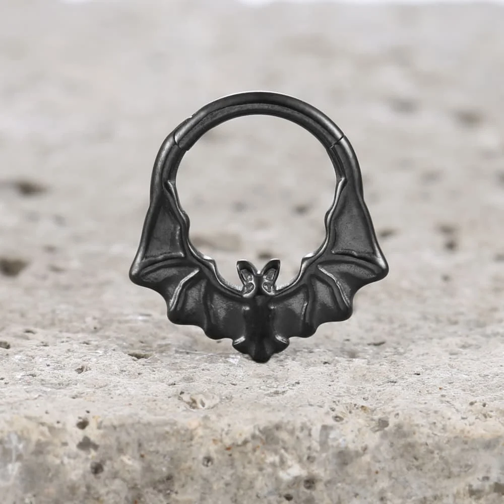 Giga 1Pcs 16G ASTM F136 Titanium Bat Septum Ear Hoop Clicker Daith Helix Hinged Segment Piercing Nose Rings Body Jewelry Gothic