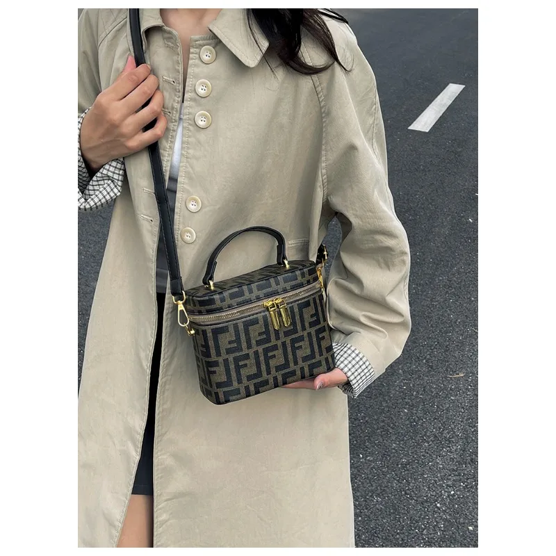 

Ladies Practical Bag Adjustable Strap Lightweight and Portable Suitable for Running Errands Dating and Shopping