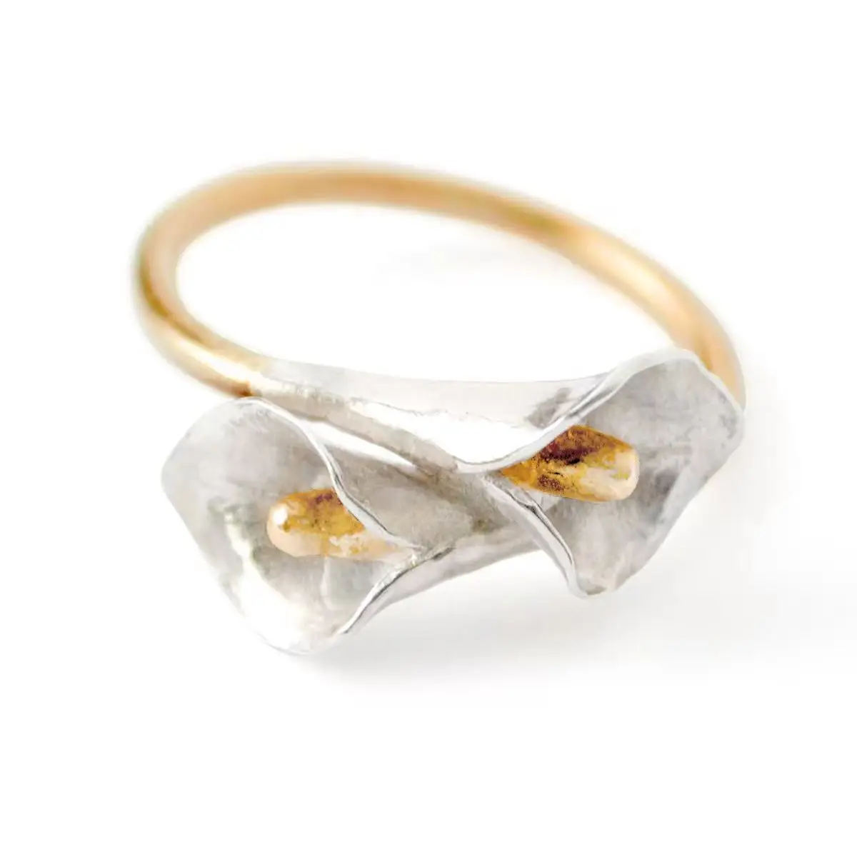 Retro two-tone twisted three-dimensional double-layer flower copper jewelry ring for ladies, suitable for parties.