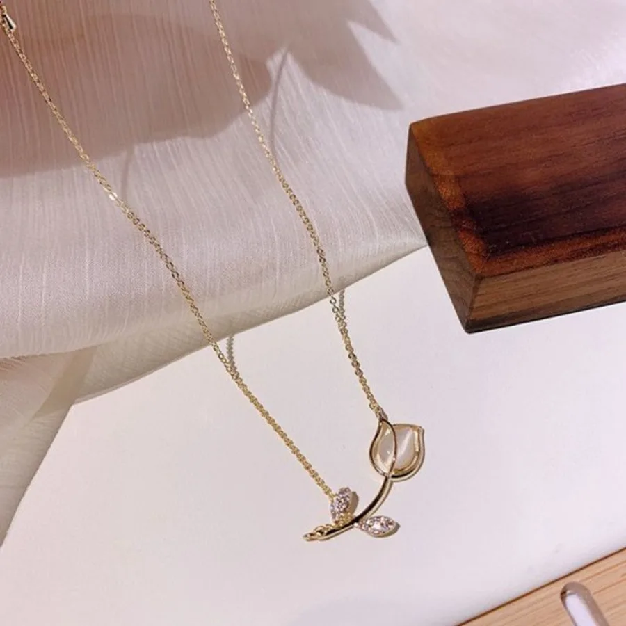 

Elegant Vintage Rose Tulip Crystal Choker Necklace For Women Wedding Jewelry Cute Pendant Chain Lady Party Neck Accessories Gif