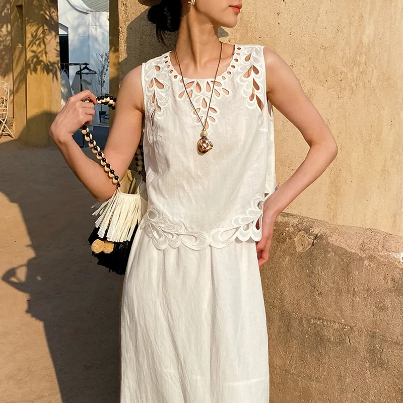 

French Style Embroidery Tank Blouse Shirt Women Sleeveless Hollow Out White Loose Summer Casual Ladies Sexy Vacation Tops New