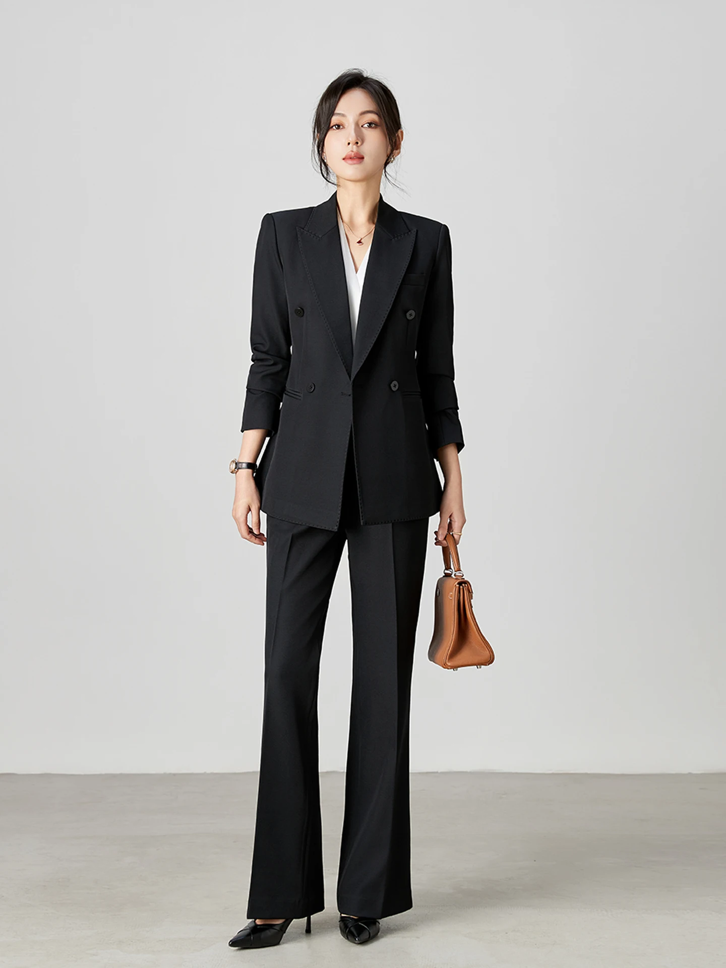 

Профессиональный черный костюм для женщин: приталенный, для работы, офиса, деловых встреч, модный, с пуговицами