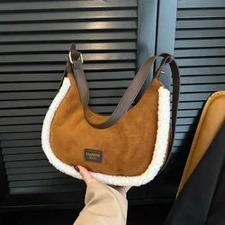 Half Moon torebka na ramię w stylu Vintage torebka z zamszowej skóry torebka na ramię dla kobiet zimowa mała torebka Crossbody włóczęga