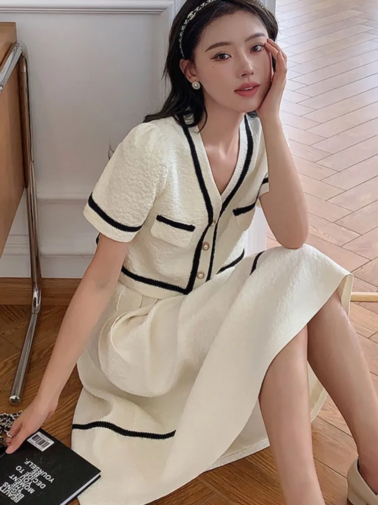 Elegant Short Top Pleated Half-body Skirt Suits Women's Summer New Slim V-neck Short-sleeved White Suit Korean Two-piece Sets