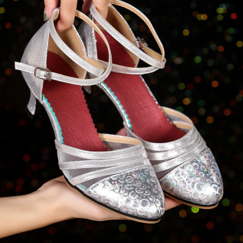 ラテンダンス ミッドヒール 大人用 モダン社交ダンスシューズ 春と秋 スクエア ソフトソール 女性用