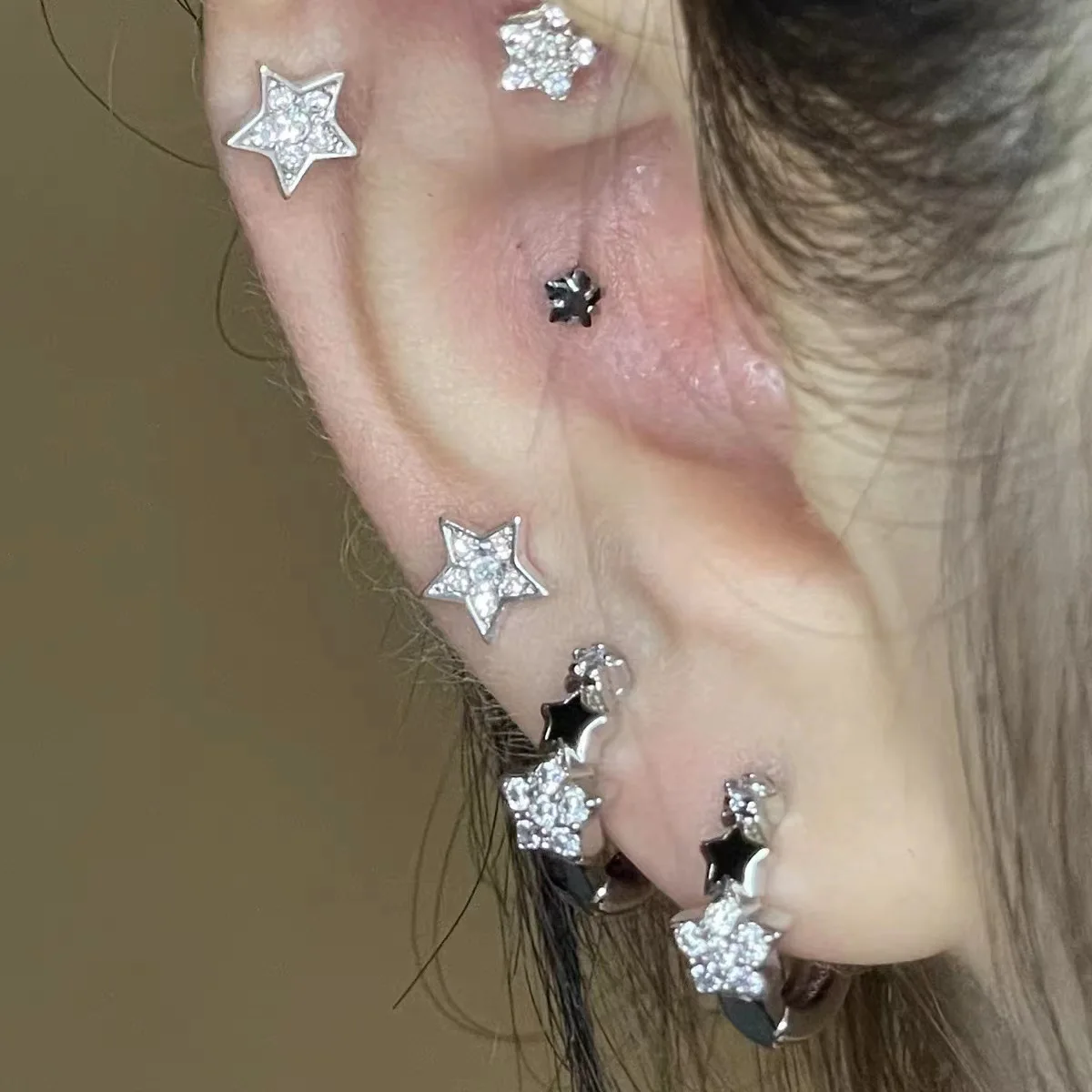 Fashion Retro Zircon Crystal Pentagram Earrings 2023 Trend Simple Star Hoop Earrings for Women Girls Aesthetic Jewelry Wholesale