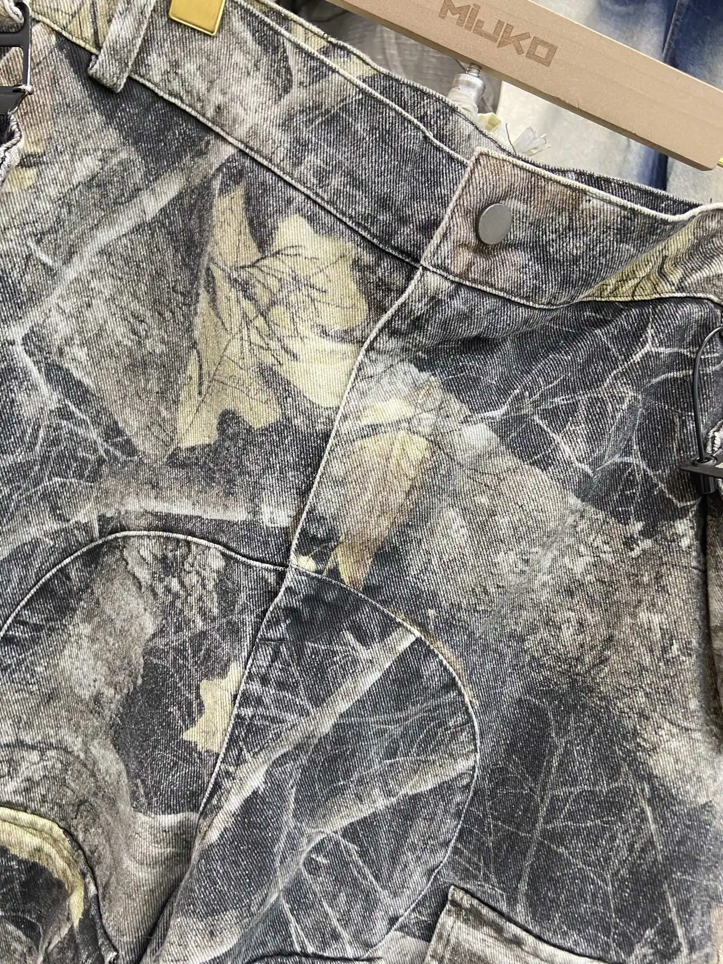 MIJKO Camouflage Shorts Vintage Washed Tree Branch Five Quarter Pants for Men Women Summer Straight Baggy Shorts #8487
