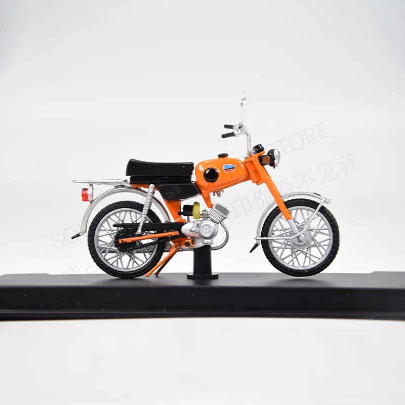 소련 80년대 빈티지 자동차 모델 Lviv KARPATY 라이트 오토바이 1/24 컬렉션 JMON019