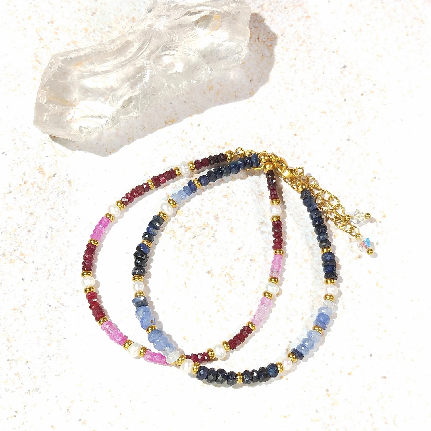 

Браслет Lii Ji из натуральных драгоценных камней, рубинов и сапфиров 3-4 мм, из нержавеющей стали с 14-каратным золотым покрытием, ручной работы, для женщин.