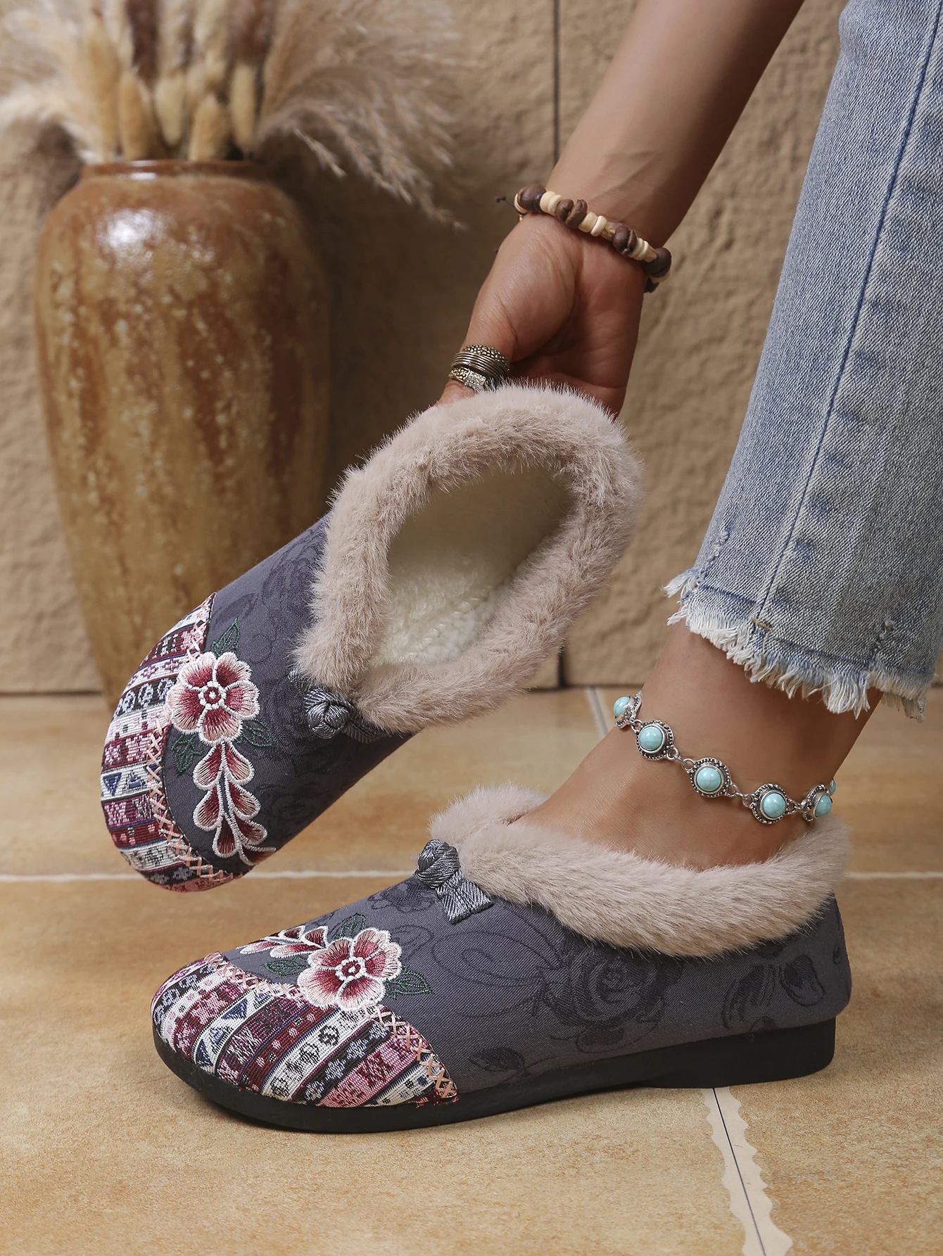 Damen Winterstiefeletten im chinesischen Stil, bestickt, aus Baumwolle, mit flauschigem Kragen, Fleece-gefüttert, zum Hineinschlüpfen, flach, rutschfest, warm, ethnische Freizeitschuhe – Detail 23