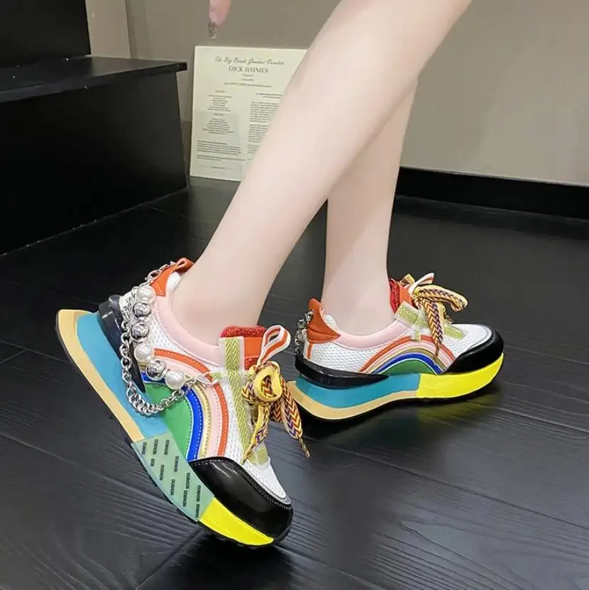 2023 New Women Leather Sneakers Lace Up Rainbow Colors Platform Shoes Pearls Chain Decor Fashion Vulcanized Shoes Women