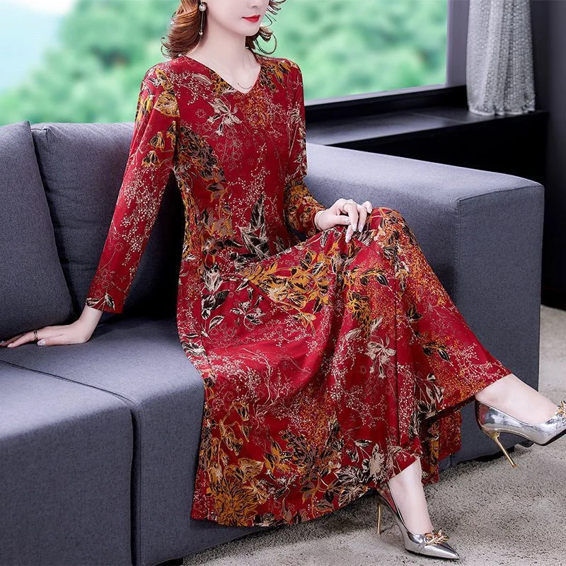 Temperament V-neck Fashion Foreign Fragmented Flower Dress Women Spring Autumn New Korean Mom Decoration Slim Skirt A-line Skirt