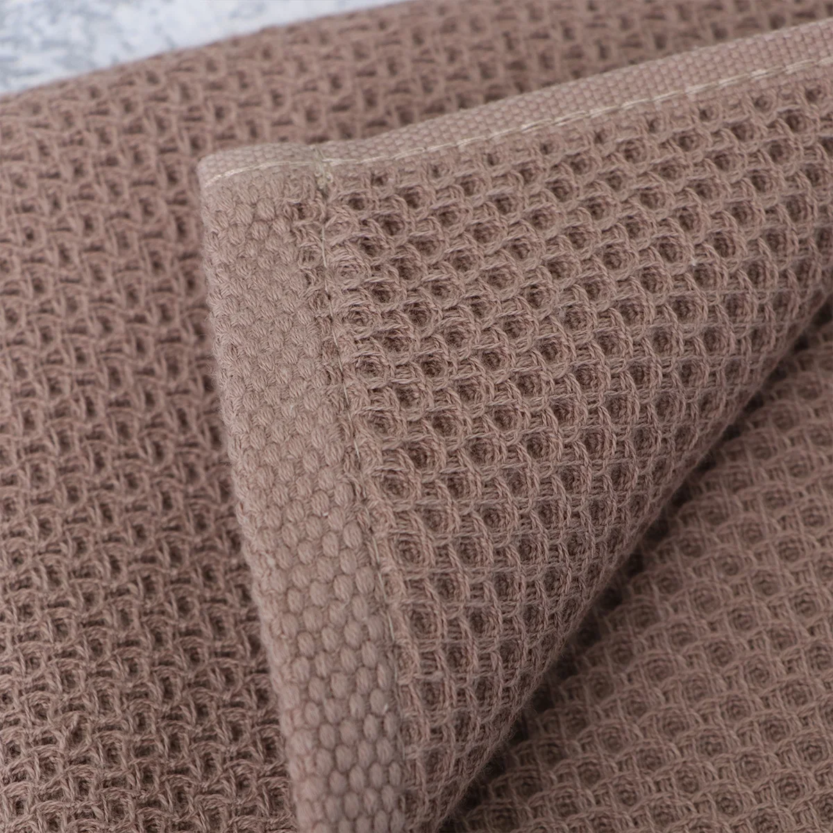 

32x32cm Waffle Weave Pure Cotton Towel High Durability Ultra Absorbent Lightweight Multi-Purpose Face Bath Towel Coffee