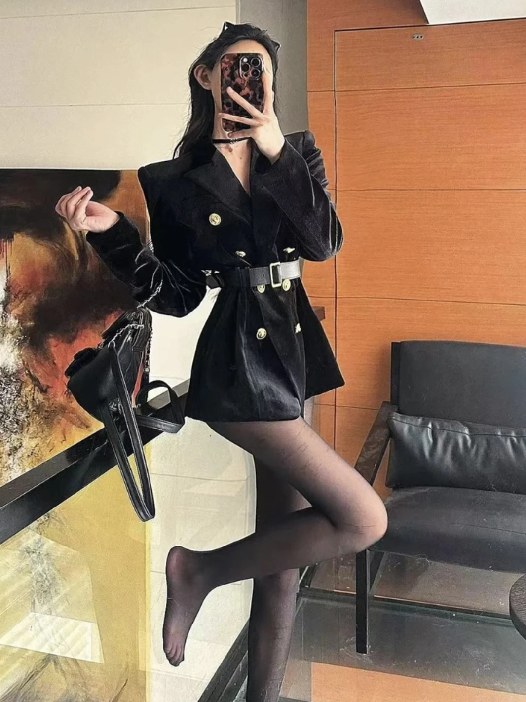 Light Mature Style Elegant Lady Hepburn Style Black Gold Velvet Long Sleeved Suit Dress