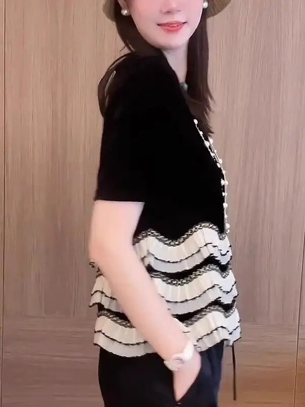 خليط مزاجه الجولة الرقبة الدانتيل اللون حجب قصيرة الأكمام تي شيرت موضة جديدة تنوعا لصيف 2025