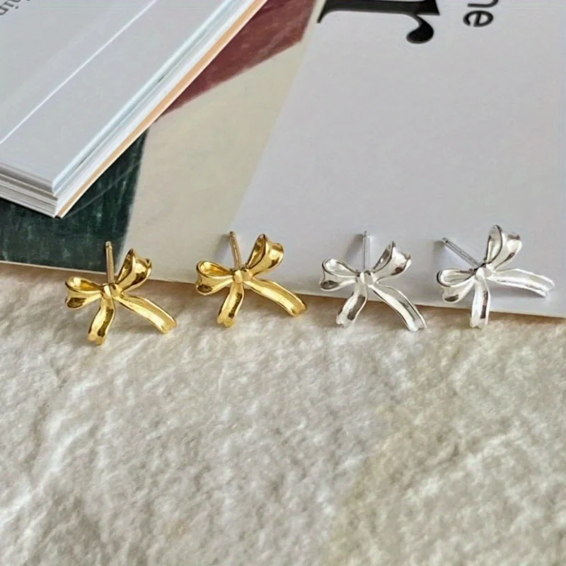 Korean Version of The Small Delicate Bow Earrings with Fashion High-level Sense of Sweet Sister Wind Temperament Earrings