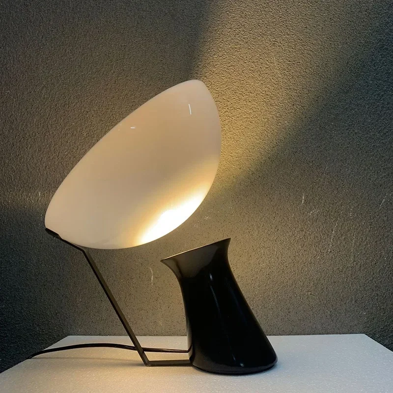 NEW Danish Designer Table Lamp for Living Room Bedroom Bedside Reading Lamp Creative Home Decoration Lighting Warm Light