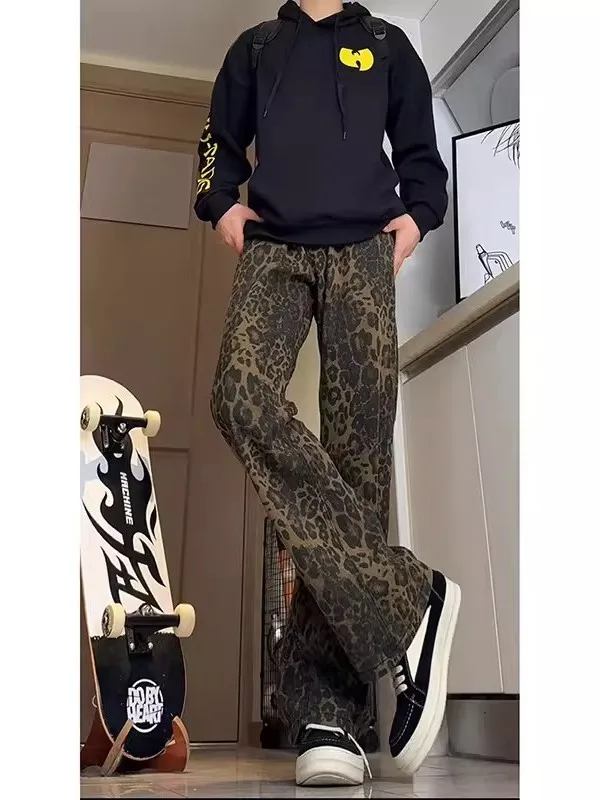 

Retro American Leopard Print Loose Wide Leg Men's Jeans Spring 2026 New Design Casual Long Trousers Cotton Denim mid Waist Zi...