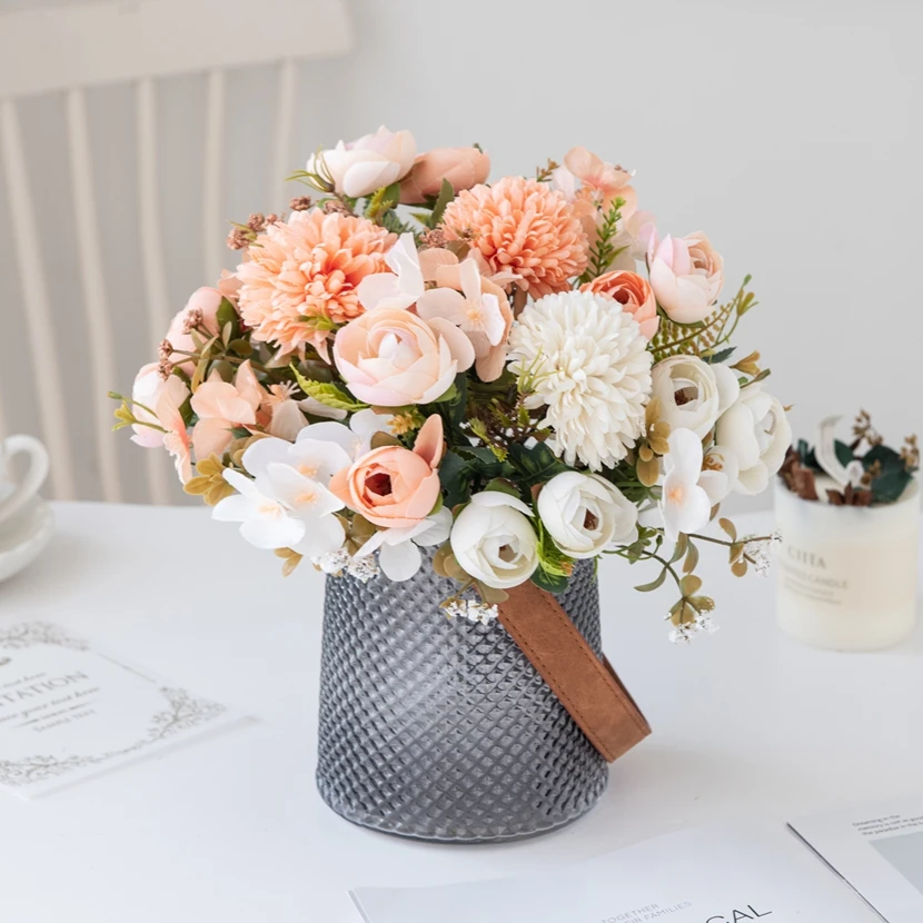 Fiori artificiali Tè Boccioli di rosa Bouquet Scatola di caramelle fai da te Vaso Room Home Decor Festival Ghirlanda Matrimonio Fiori finti di ortensia di seta