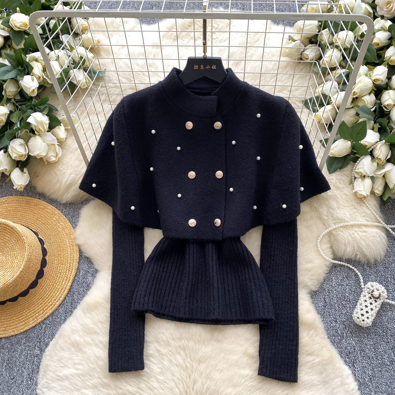 Maglione lavorato a maglia con perline per donna 2025 Autunno Inverno Nuovo pullover vintage in stile coreano con mantello rosso doppio petto