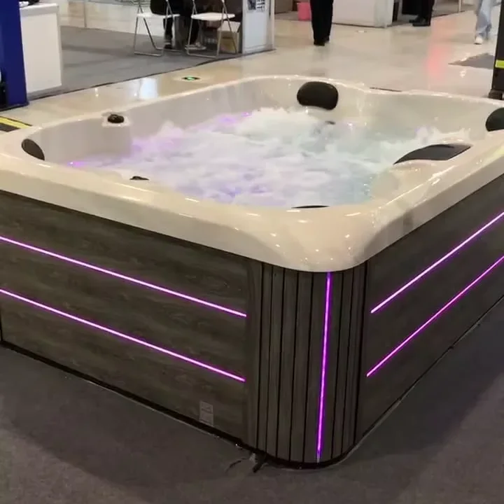 Outdoor spa hot tub for 4 people using Bluetooth speakers Freestanding tub