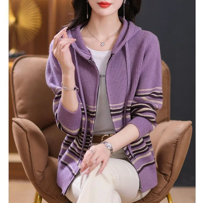 Hooded Stripe Sweater New Spring Autumn Middle-Aged Mother Sweater Coat Women's Fashion Zippered Knit Cardigan Ladies Jacket