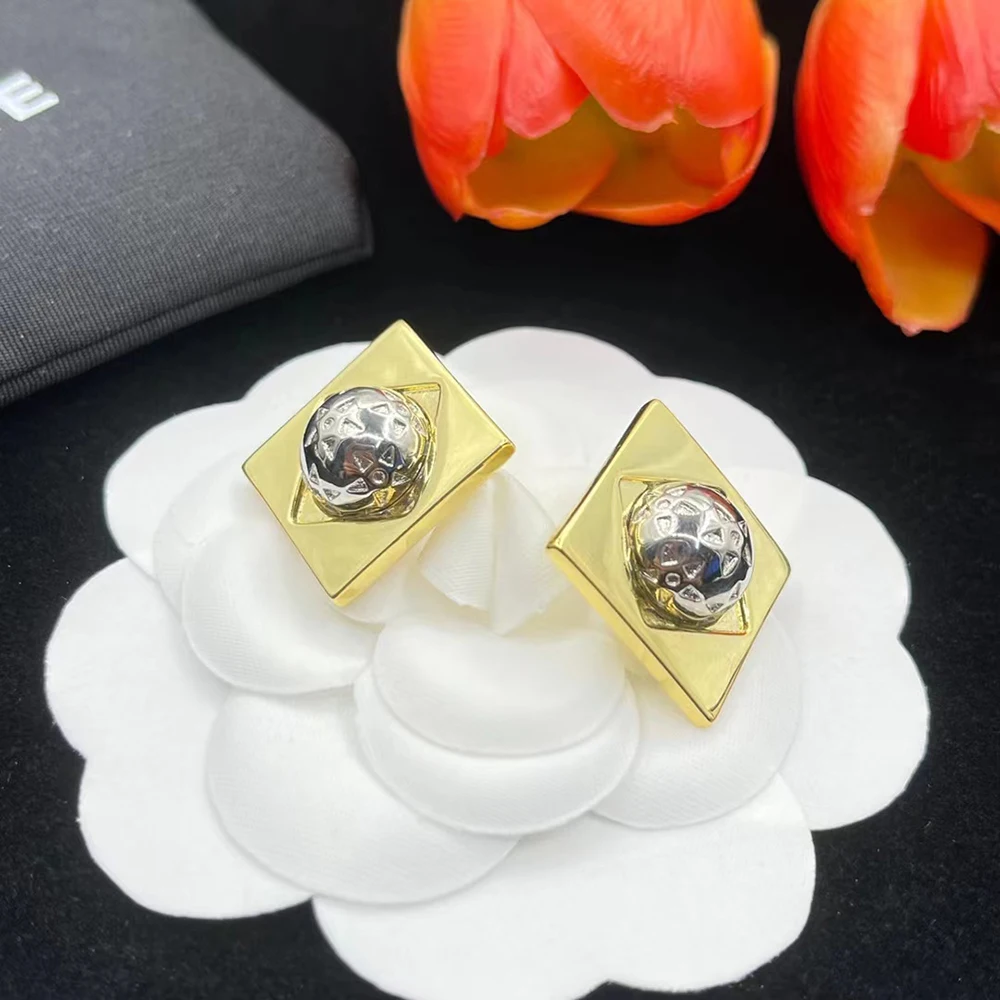 Retro Geometric Square Earrings Inlaid With Hemispherical Carving Medieval Fashionable And Personalized Light Luxury Earrings