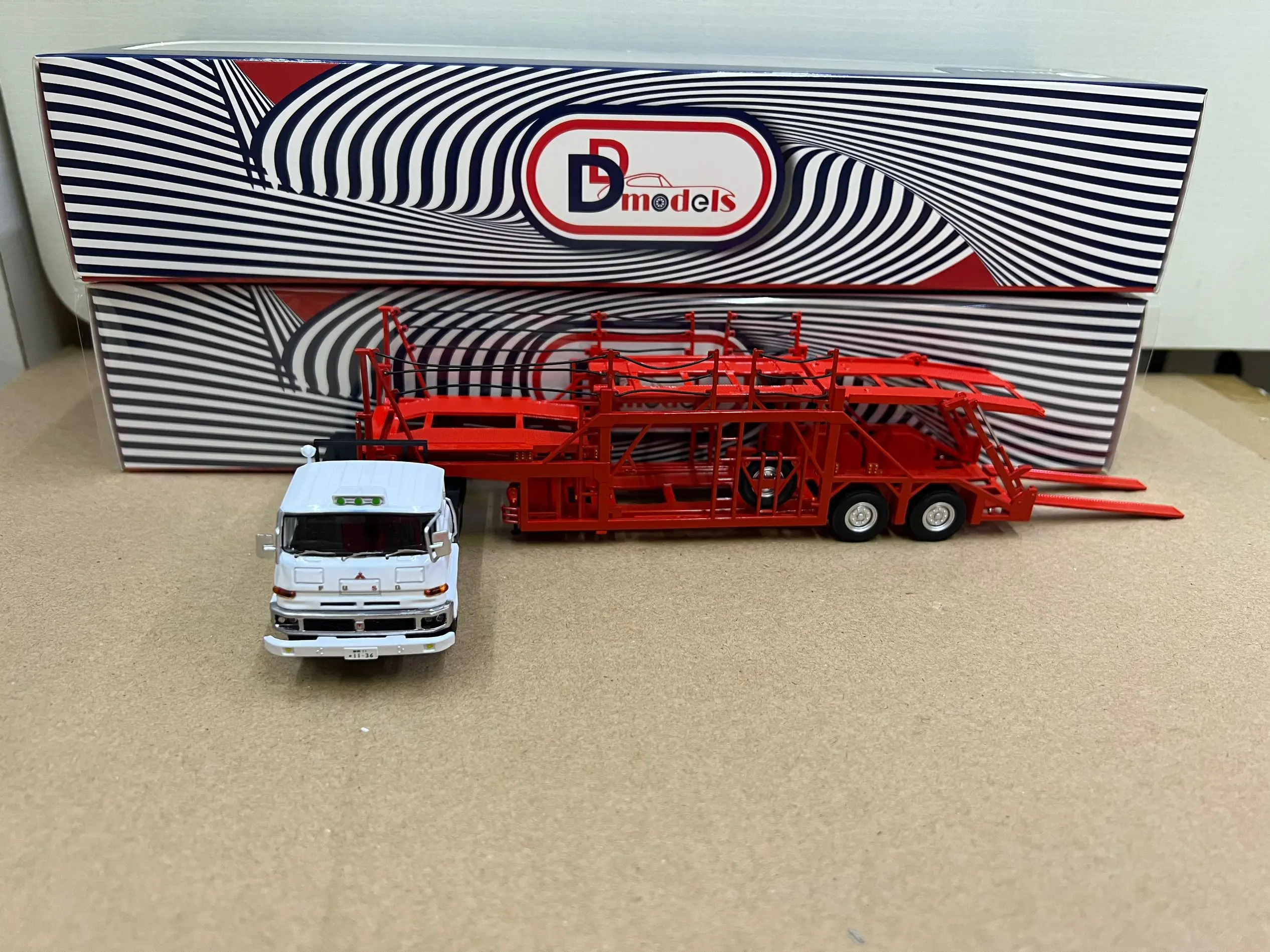 2 Color! DD Models 1:64 Scale Die-Cast Model Fus0 FV High Cab Tractor Truck Trailer Car New in Box