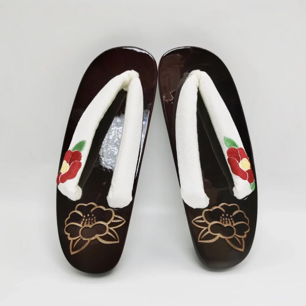 

Женские резные сандалии Geta в японском стиле, традиционная обувь юката из красного дерева и кимоно с цветочным дизайном, летние шлепанцы