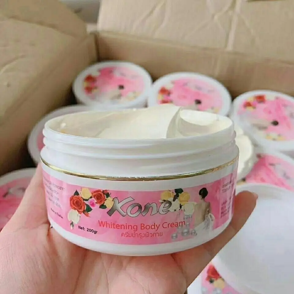 لوشن تبييض الجسم من كوني، يضيء ويرطب البشرة، من أجل اللون المتساوي والملمس الناعم