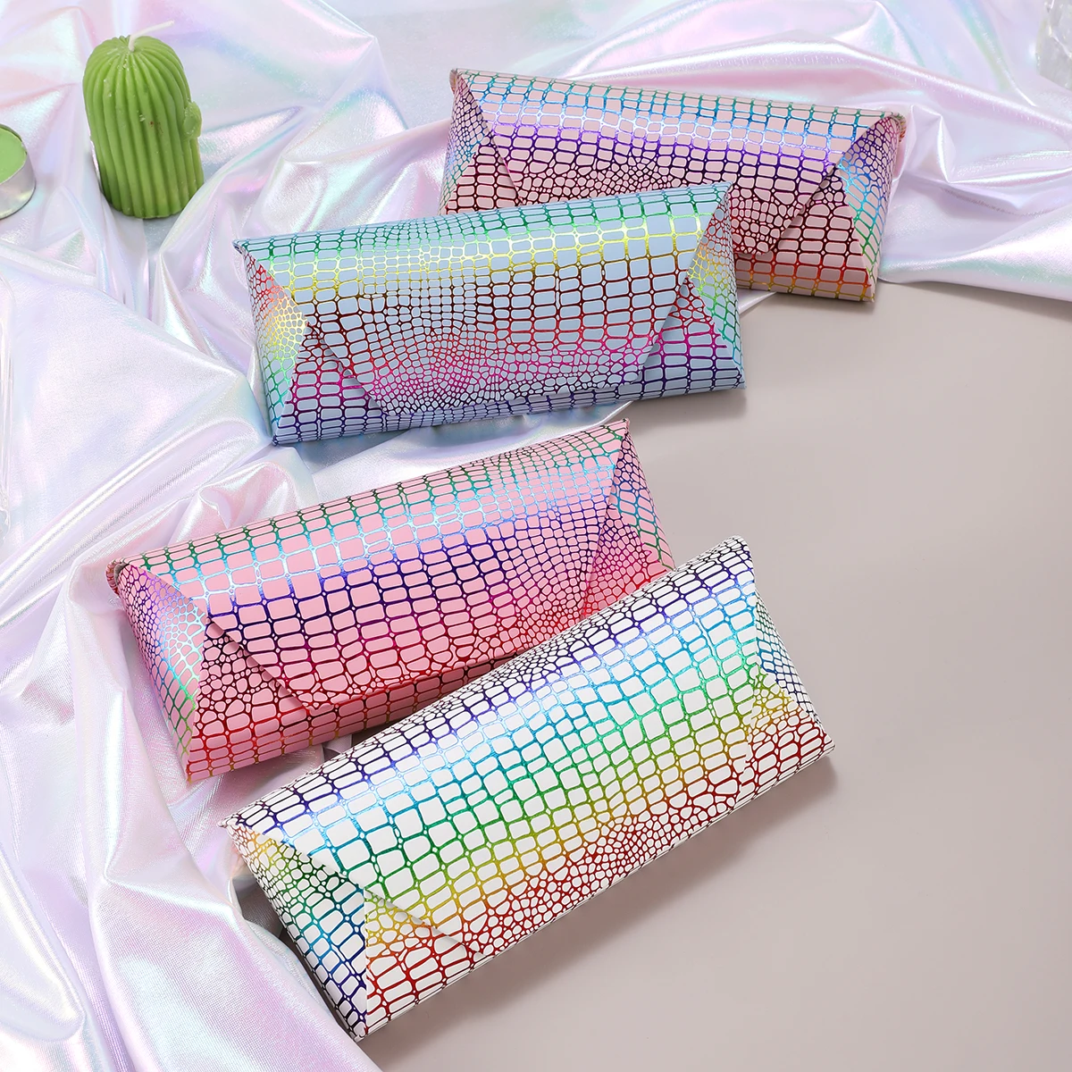 1pc Bunte Regenbogen Muster Geprägte PU Leder Brillen Lagerung Box Tragbare Organizer Lesebrille für Frauen Männer Brillen