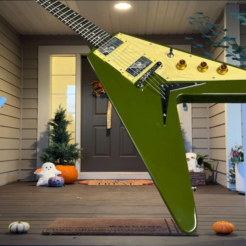 Green VO Electric Guitar HH Thick Fat Aggressive Tone Fixed Bridge Ergonomic Tilted Body Aged Parchment Pickguard Gold Hardware